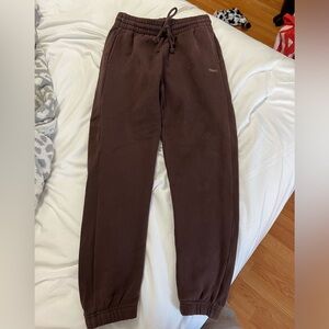 ARITZIA TNA BOYFRIEND SWEATFLEECE PANTS